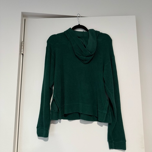 Stateside Sherpa Cropped Side Slit Hoodie in Rainforest - Picture 3 of 4